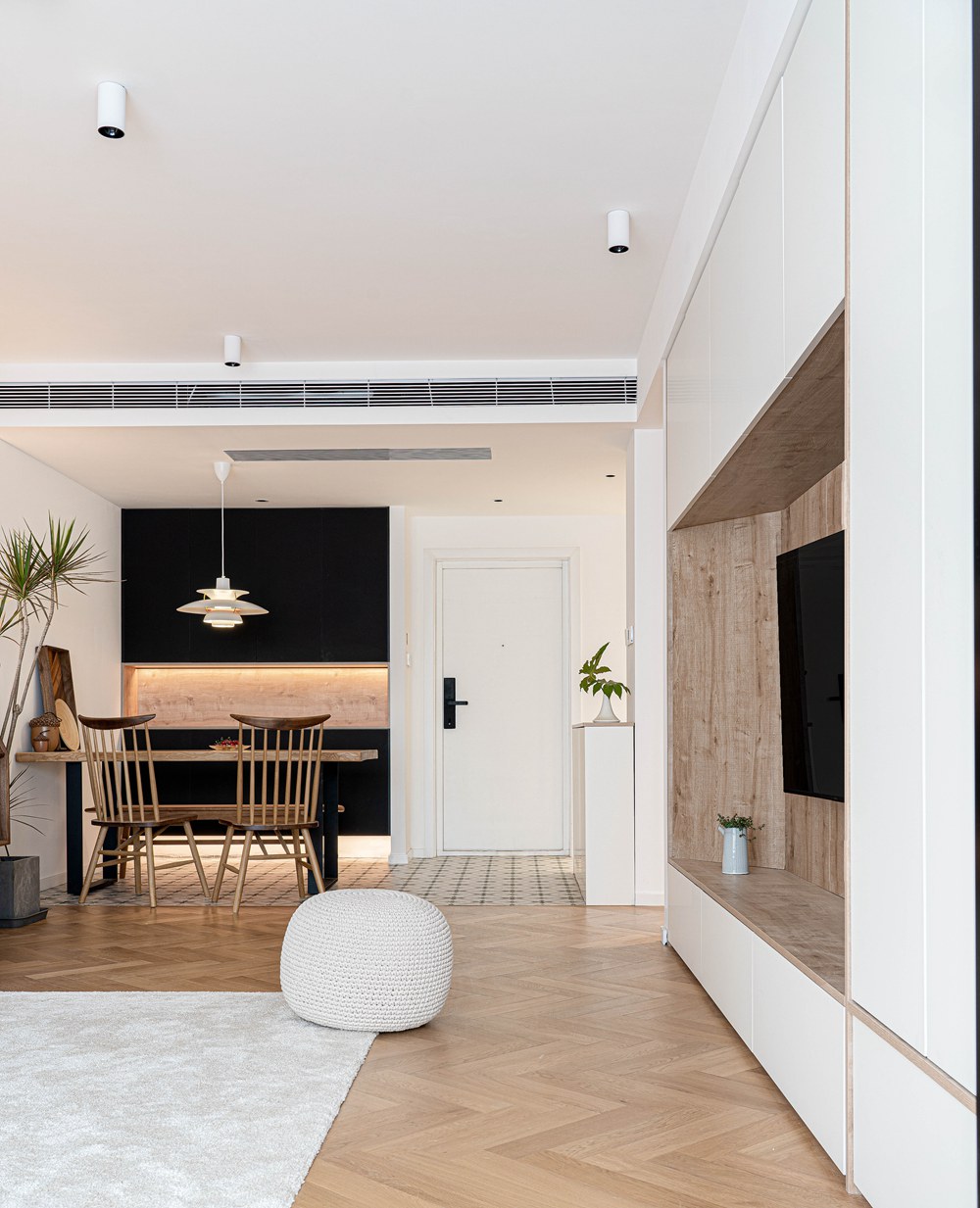 小夫妻80㎡兩居爆改，空間神規(guī)劃，一間房變成書房+衣帽間