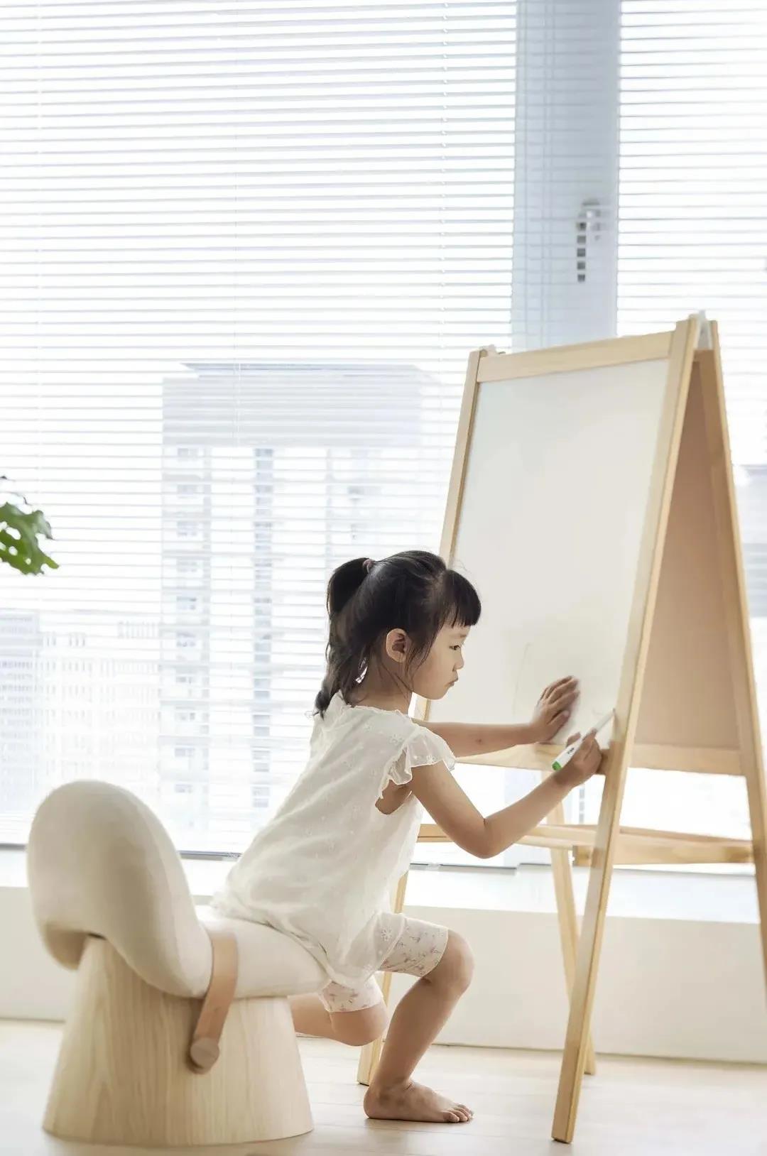 「明星級(jí)二孩家裝」大揭秘：超強(qiáng)收納＋兒童趣味屋，快收藏！