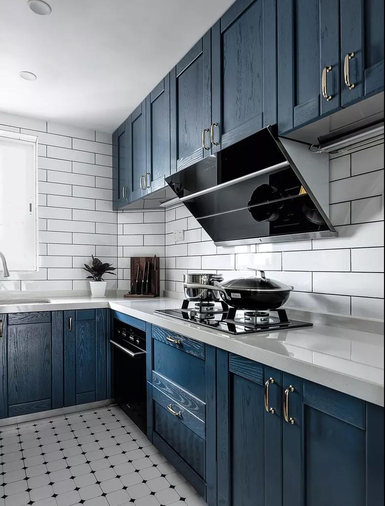 “奇葩戶型”完美變身優雅美式三居，原來鋼琴可以這樣放！