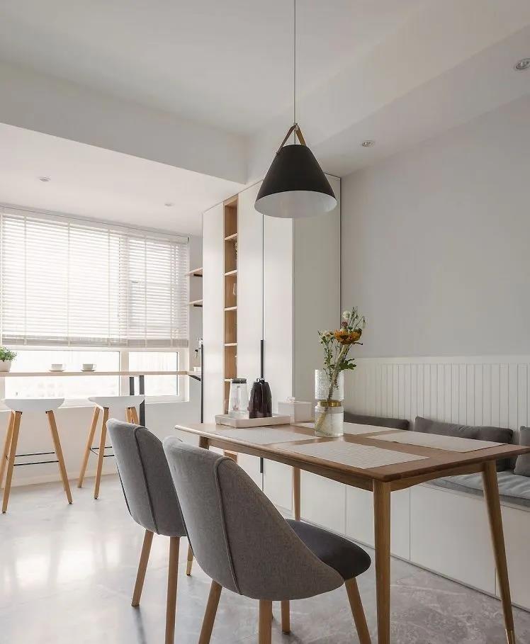 有娃之家這樣裝，定制墻柜連接餐廳卡座，住十年都沒(méi)雜物！