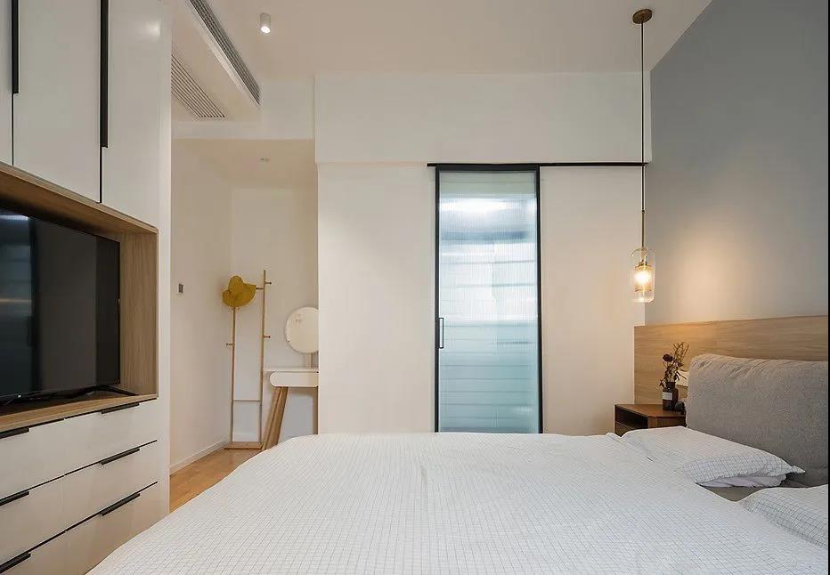 有娃之家這樣裝，定制墻柜連接餐廳卡座，住十年都沒(méi)雜物！