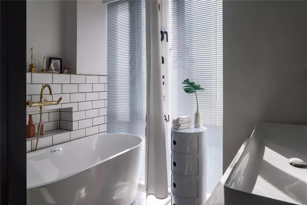 深漂夫妻安家京城，97㎡塞下三室兩衛還有超大浴缸
