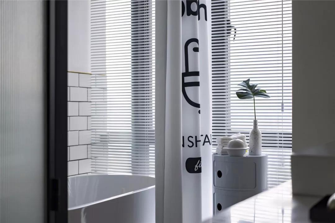 深漂夫妻安家京城，97㎡塞下三室兩衛還有超大浴缸