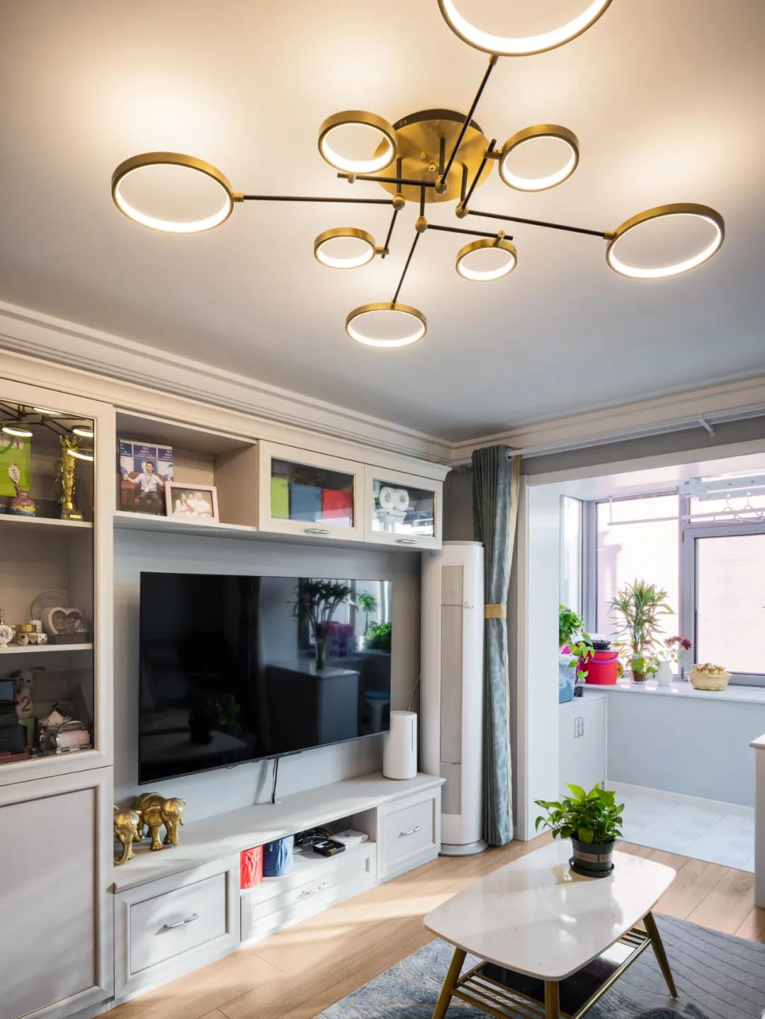 80㎡九十年代老房裝修，主臥變多功能大客廳，“整容級(jí)”改造超驚艷！	