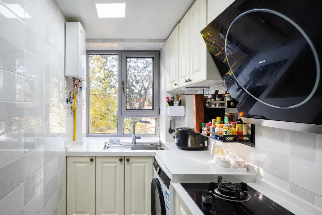 80㎡九十年代老房裝修，主臥變多功能大客廳，“整容級(jí)”改造超驚艷！	