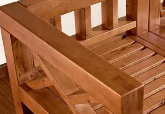 挑選家具時除了注意質量還應該注意什么呢？